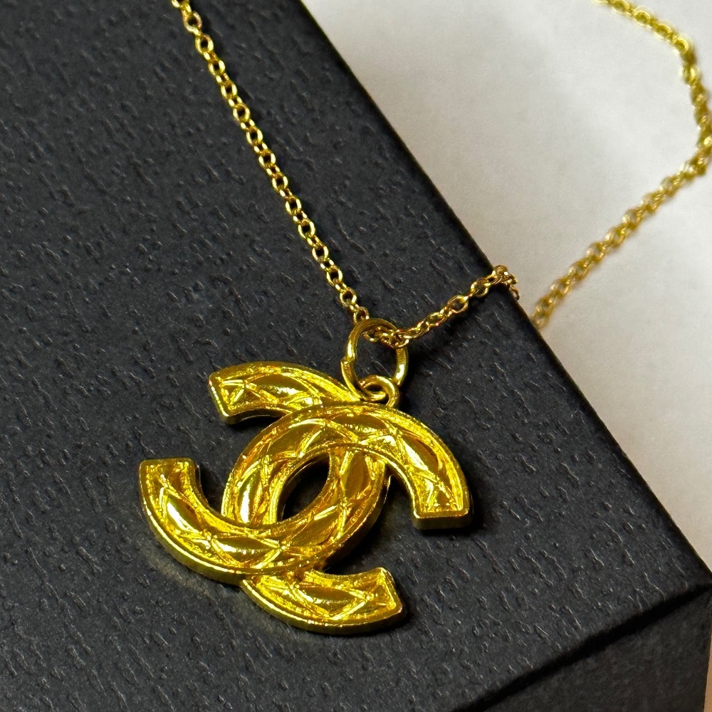 CHANEL upcycled double CC necklace